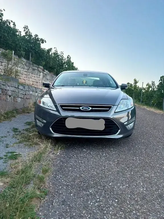 Gebraucht Ford Mondeo Titanium 163 PS (119 kW) 2013 Silber Limousine