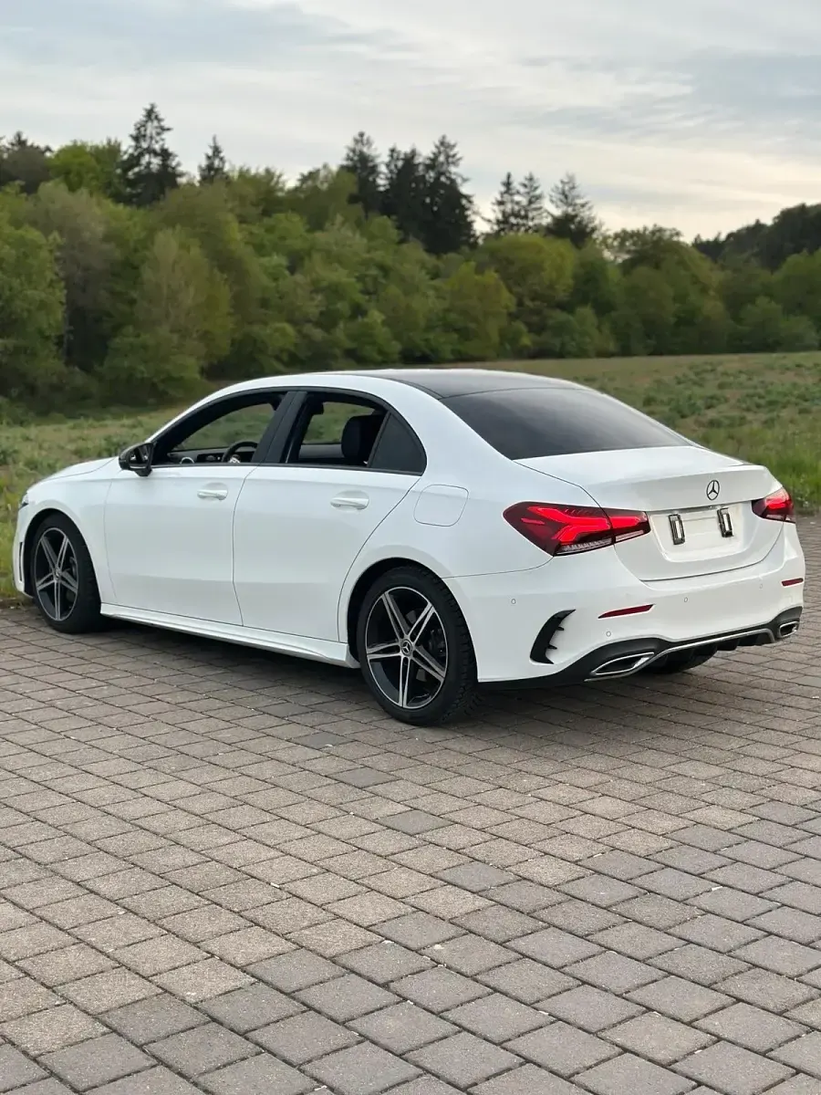 Gebraucht Mercedes A200 AMG line 163 PS (119 kW) 2020 Weiß Limousine