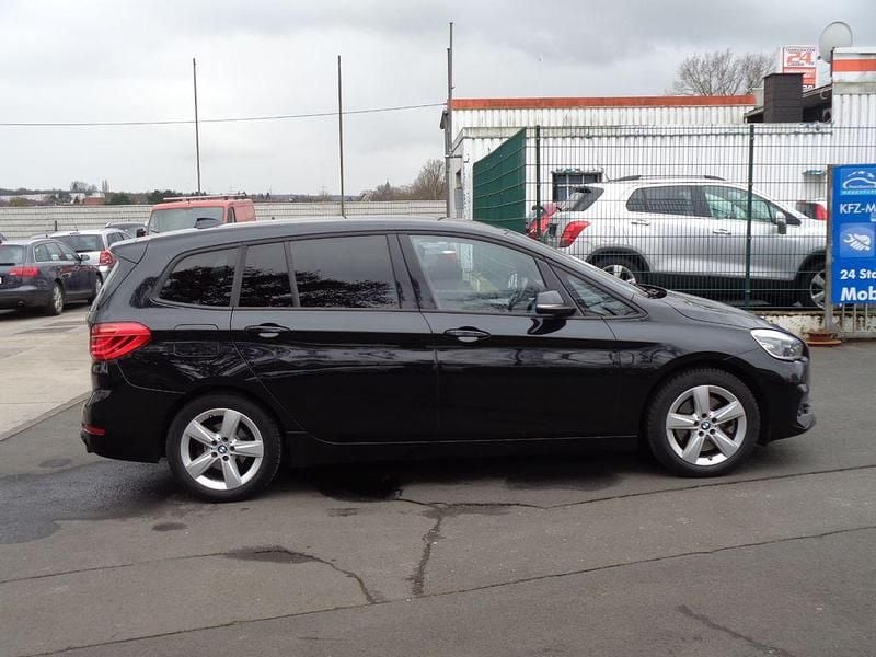 Gebraucht BMW 218 Gran Tourer Sport Line 150 PS (110 kW) 2022 Schwarz Van / Kleinbus