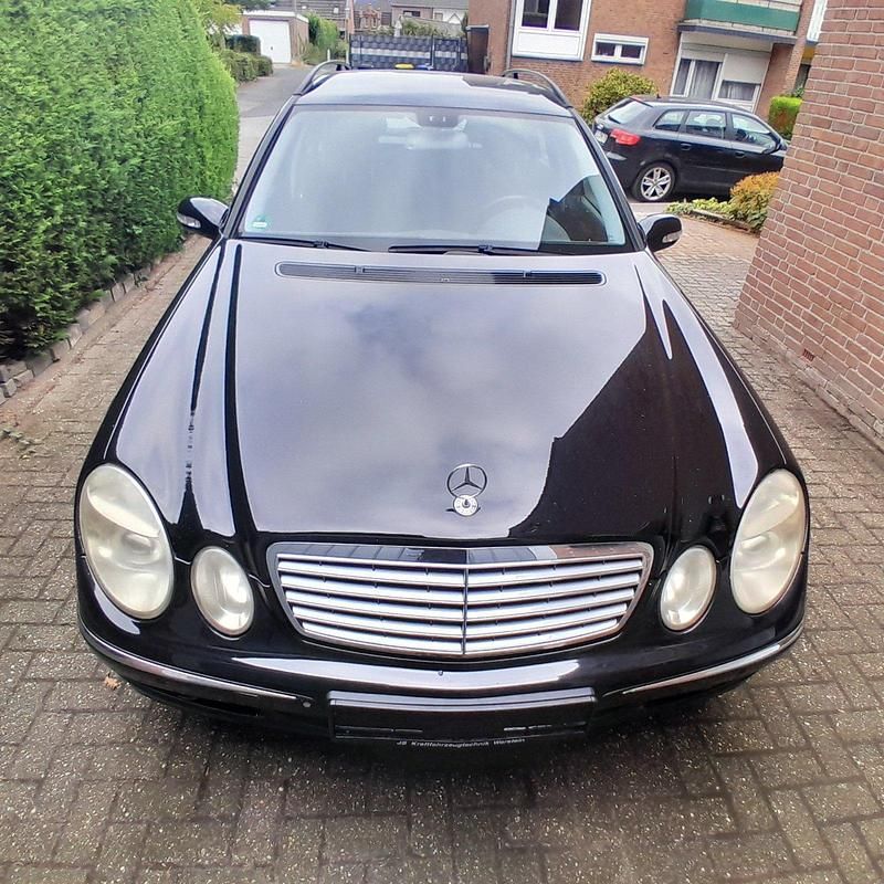 Schwarz Gebraucht 2005 Mercedes E220 Kombi | 1.650 € (Superpreis) - Bild 1/4