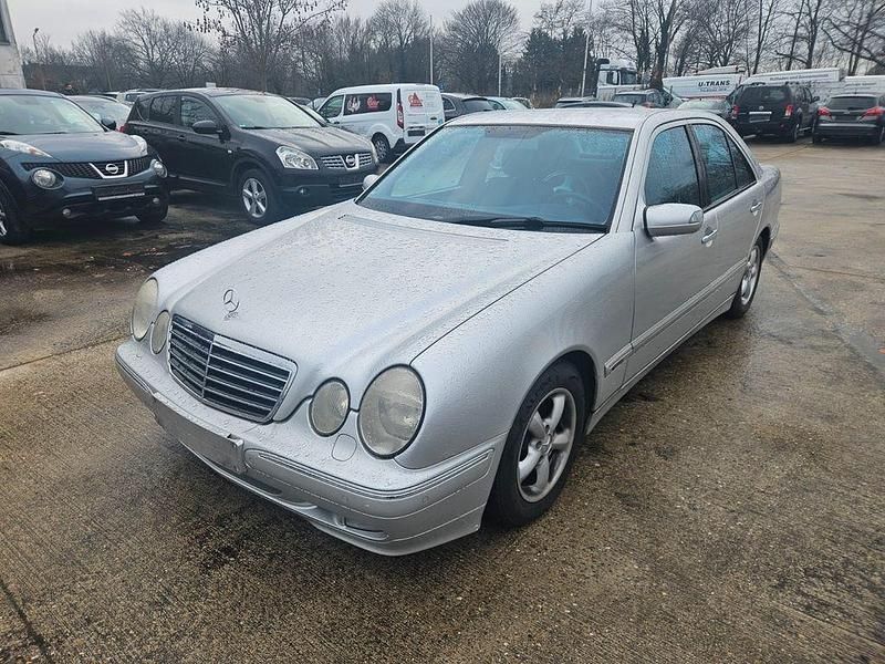 Gebraucht Mercedes E200 Avantgarde 136 PS (100 kW) 1999 Limousine