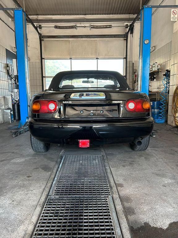 Gebraucht Mazda MX5 90 PS (66 kW) 1995 Schwarz Cabrio