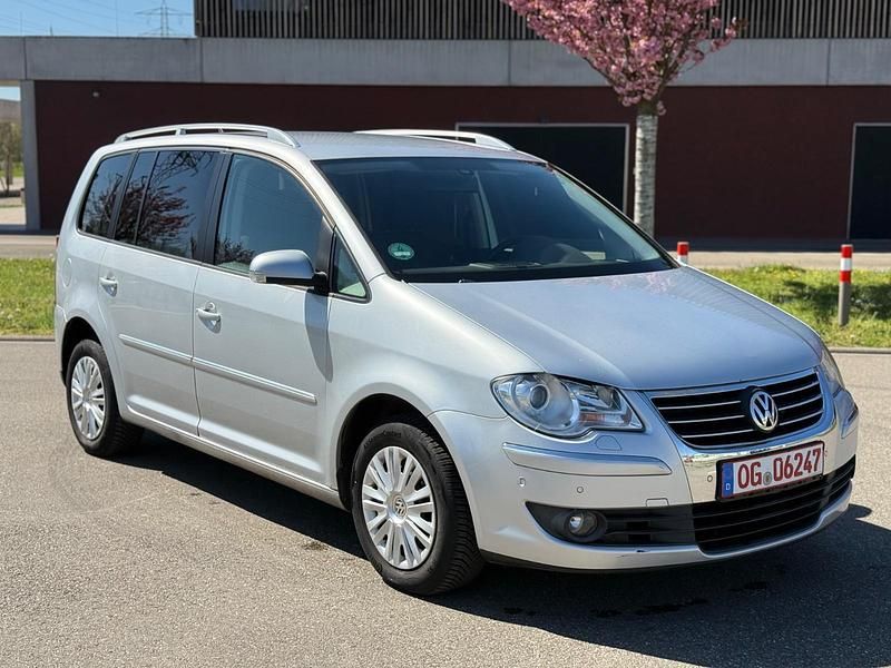 Second-hand VW Touran 2008 Argintiu Monovolum