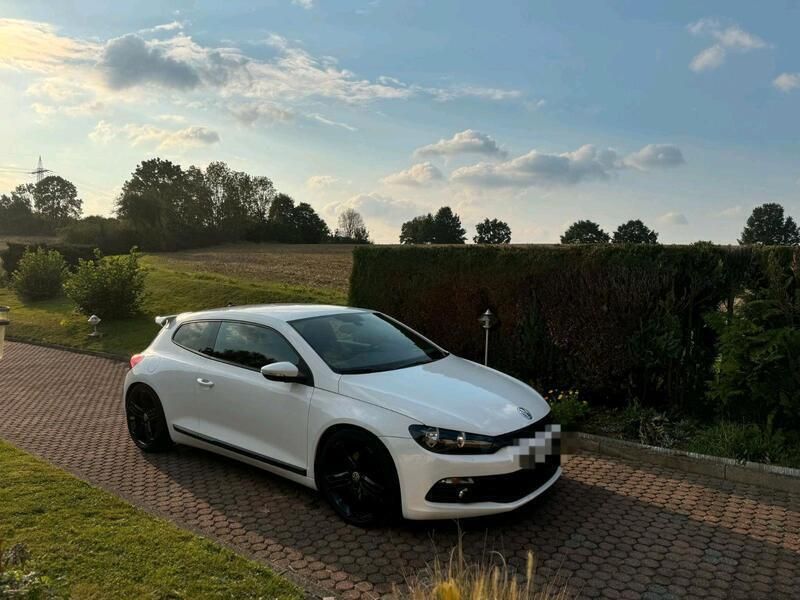 Weiß Gebraucht 2010 VW Scirocco Coupé | 6.000 € (Etwas zu teuer) - Bild 1/4