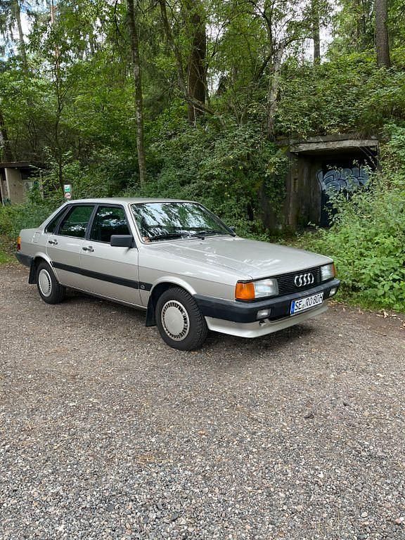 Silber Gebraucht 1986 Audi 80 Limousine | 6.999 € - Bild 1/4