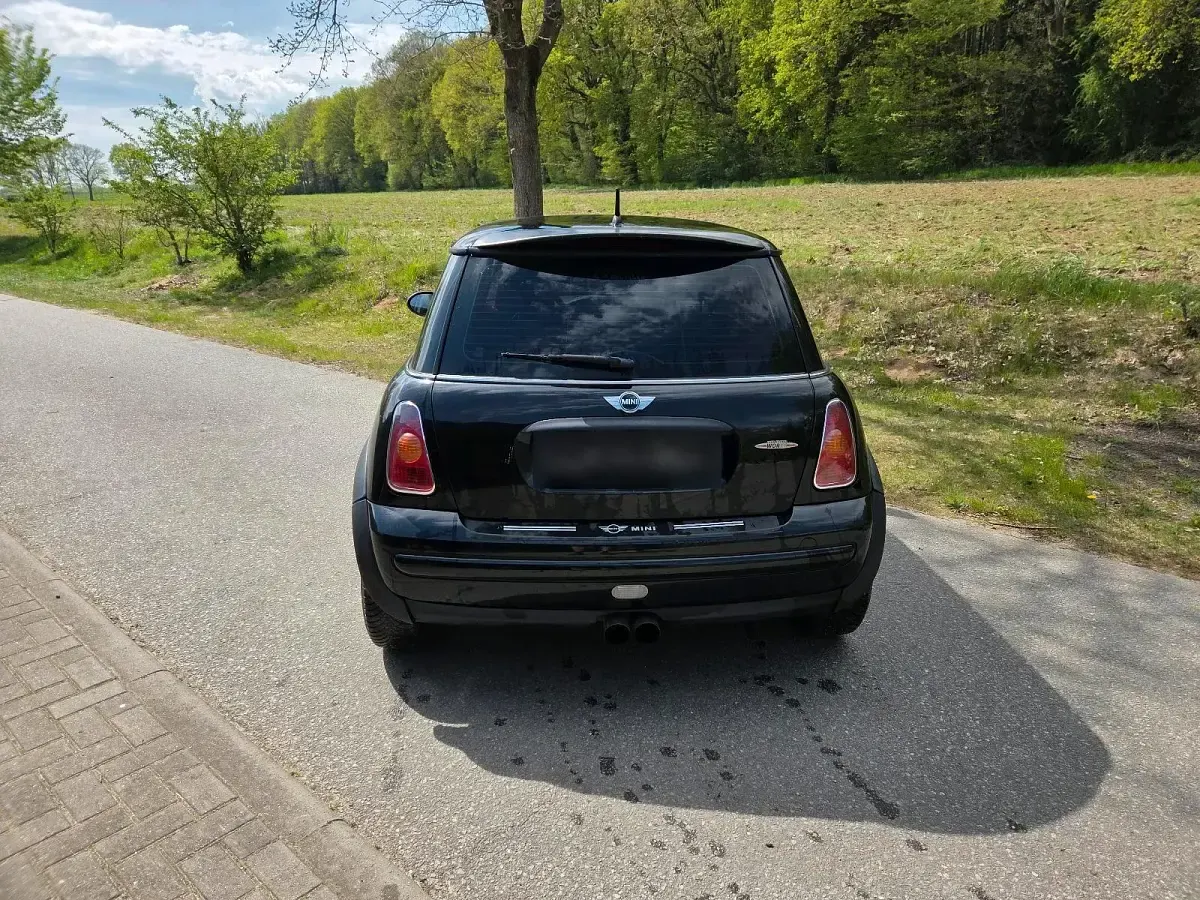 Usata Mini Cooper 90 CV (66 kW) 2001 Nero Utilitaria