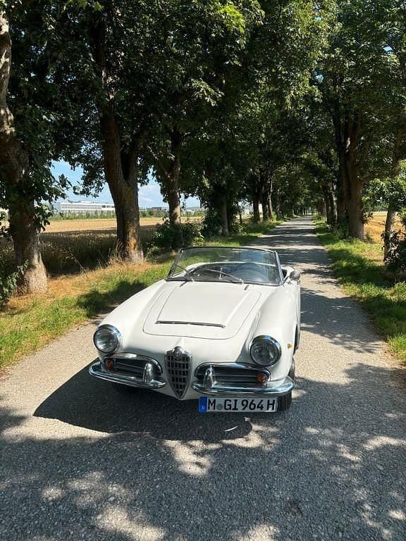 Weiß Gebraucht 1964 Alfa Romeo Giulia Spider Cabrio | 56.000 € - Bild 1/4
