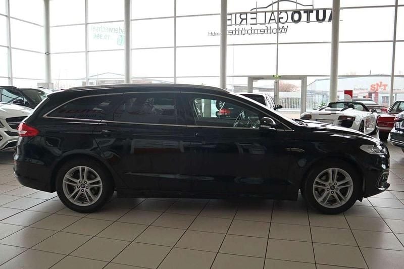 Gebraucht Ford Mondeo Titanium 165 PS (121 kW) 2019 Shadow black Kombi