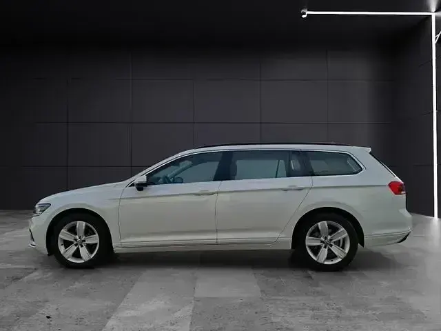 Gebraucht VW Passat Business 190 PS (139 kW) 2020 Pure white Kombi
