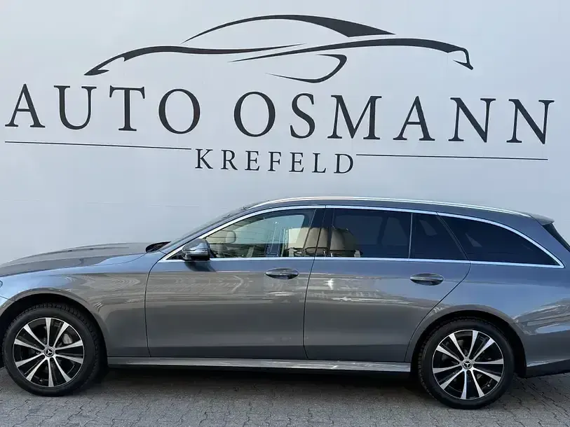 Gebraucht Mercedes E400 AMG line 330 PS (242 kW) 2022 Selenitgrau  metalliclack Kombi