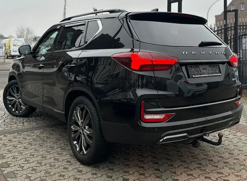 Gebraucht SsangYong Rexton Sapphire 203 PS (149 kW) 2024 Schwarz SUV