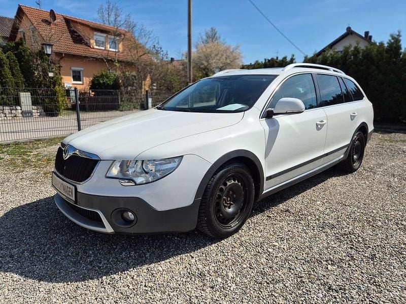 Gebraucht Skoda Superb Elegance 170 PS (125 kW) 2013 Candyweiss Kombi