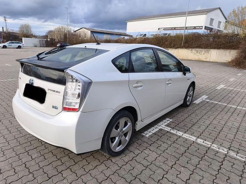 Gebraucht Toyota Prius 136 PS (100 kW) 2010 Weiß Kleinwagen