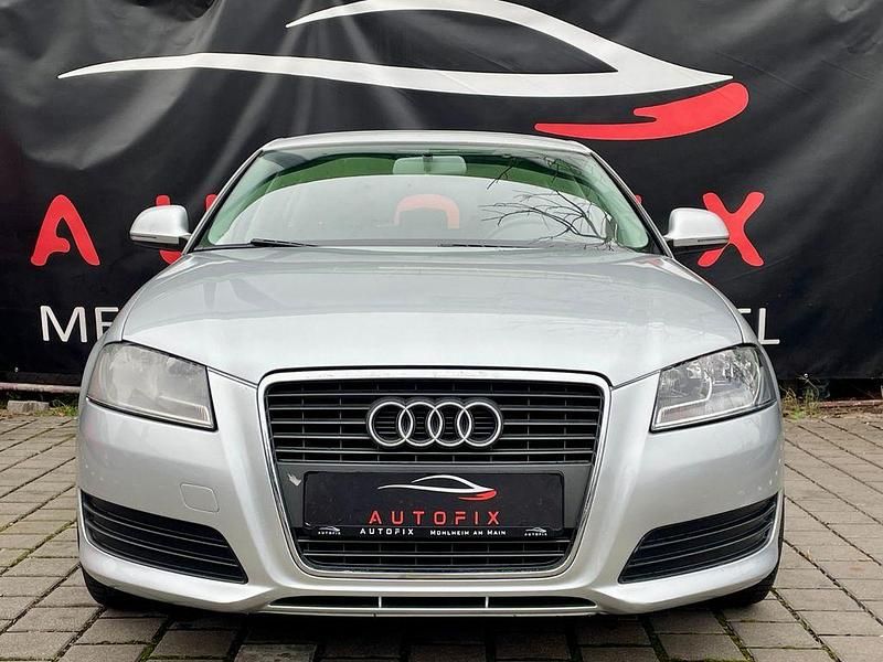 Gebraucht Audi A3 Attraction 105 PS (77 kW) 2010 Silber Kleinwagen