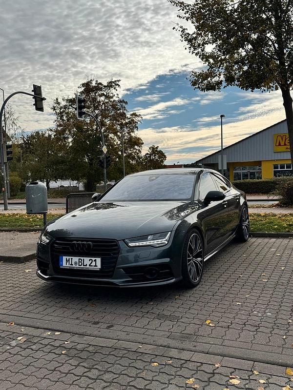 Grau Gebraucht 2015 Audi A7 Competition Kleinwagen | 23.000 € (Fairer Preis) - Bild 1/4