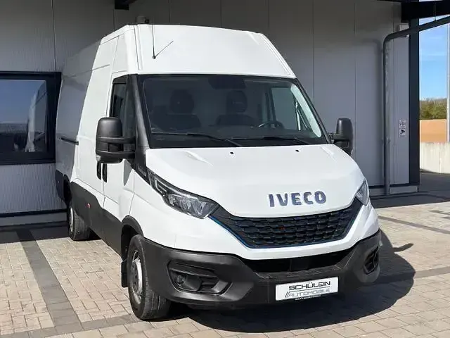 Gebraucht Iveco Daily 136 PS (100 kW) 2021 White ic 194 Van / Kleinbus