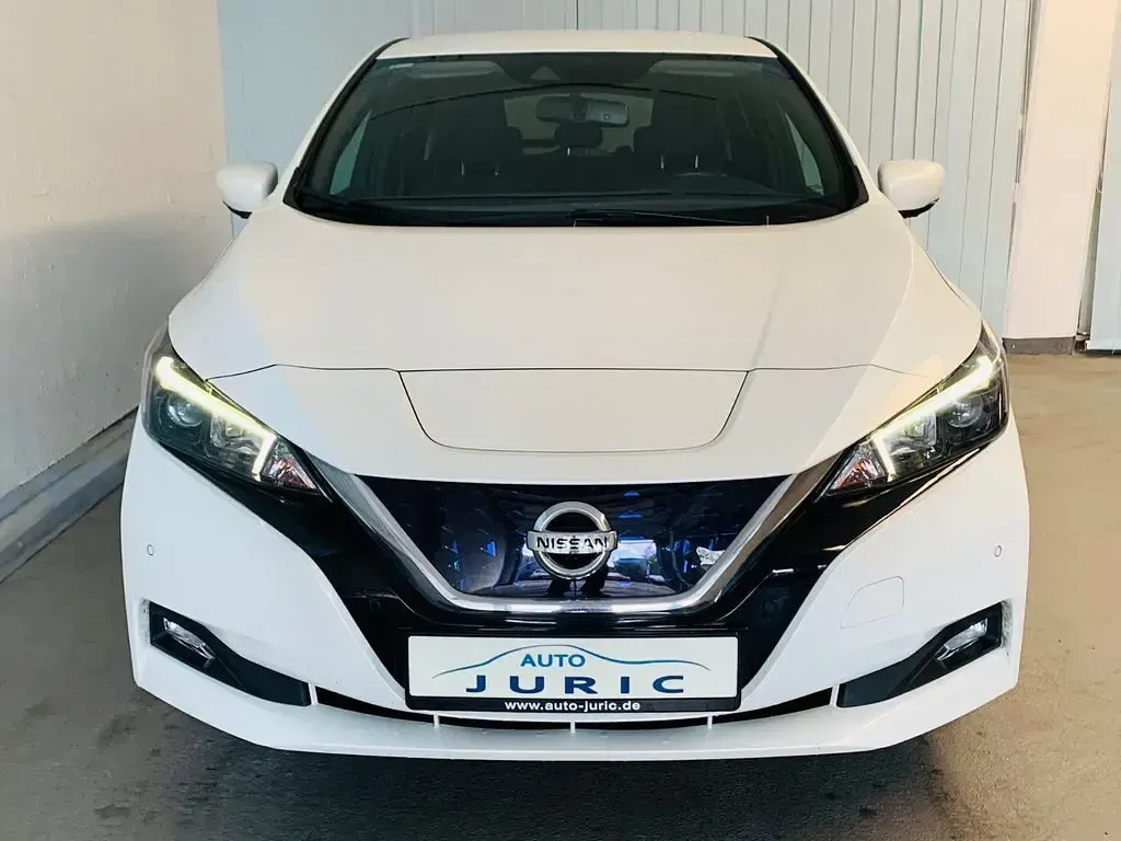 Gebraucht Nissan Leaf N-Connecta 110 kW (150 PS) 2018 Weiß Kleinwagen