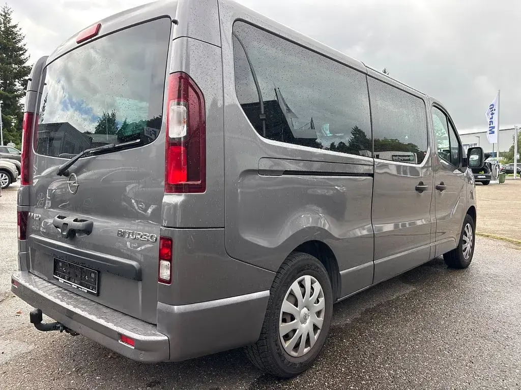 Gebraucht Opel Vivaro 125 PS (91 kW) 2018 Grau Van / Kleinbus