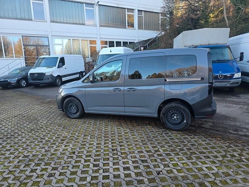 Gebraucht VW Caddy Basis 75 PS (55 kW) 2024 Grau Van / Kleinbus