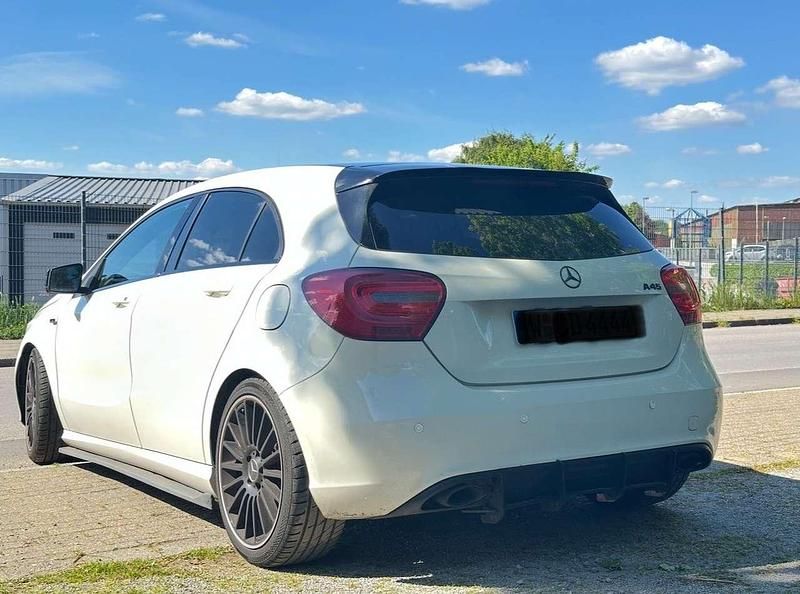 Gebraucht Mercedes A180 Sport 122 PS (89 kW) 2013 Weiß Kleinwagen