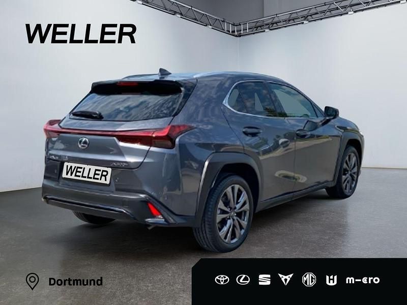 Neu Lexus UX 300h Sport Design Packet 199 PS (146 kW) 2025 Obsidiangrau SUV