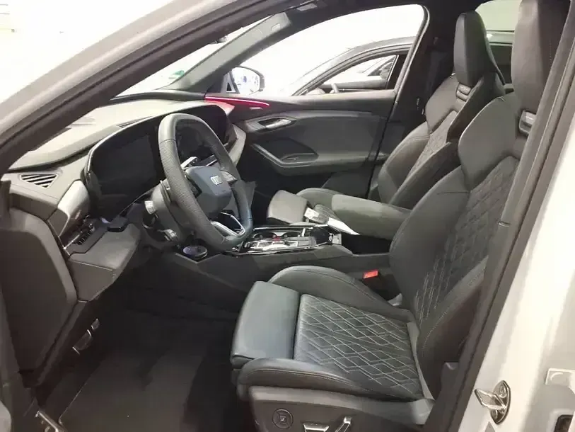 Gebraucht Audi SQ6 e-tron Ambiente 360 kW (490 PS) 2025 Gletscherweiß SUV