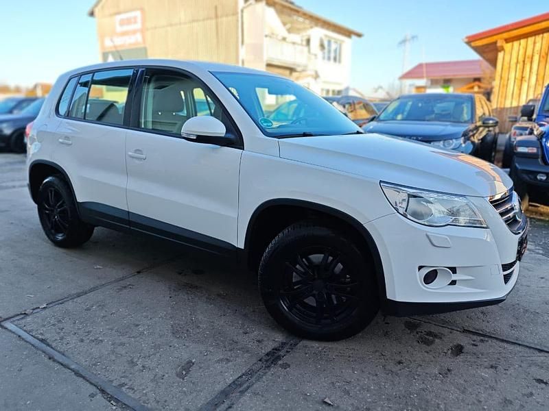 Gebraucht VW Tiguan Trendline 140 PS (102 kW) 2011 Weiß SUV