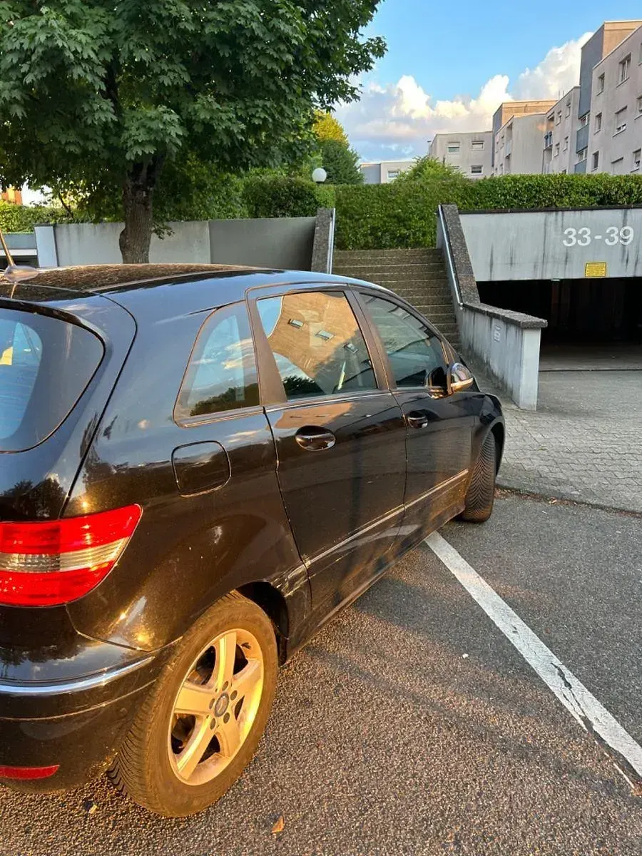 Gebraucht Mercedes B200 136 PS (100 kW) 2009 Schwarz Van / Kleinbus