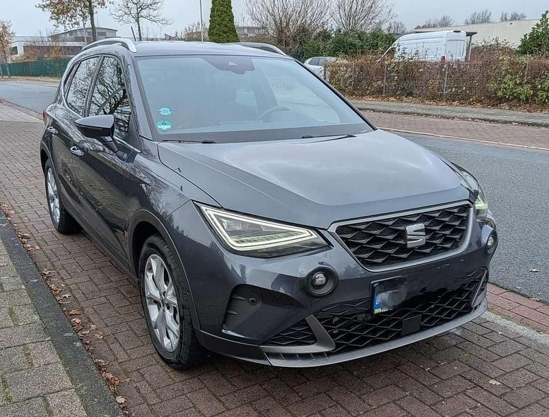 Grau Gebraucht 2023 Seat Arona FR SUV | 20.500 € (Fairer Preis) - Bild 1/4