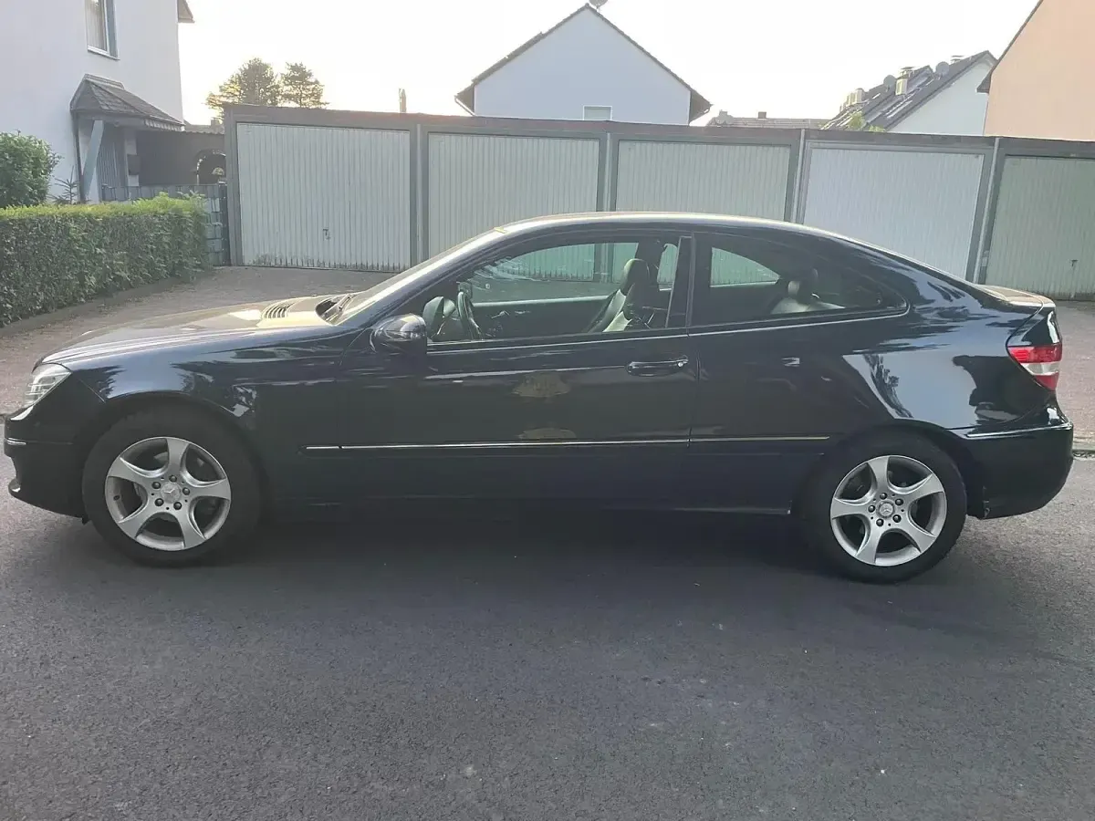 Gebraucht Mercedes CLC200 122 PS (89 kW) 2009 Schwarz Kleinwagen