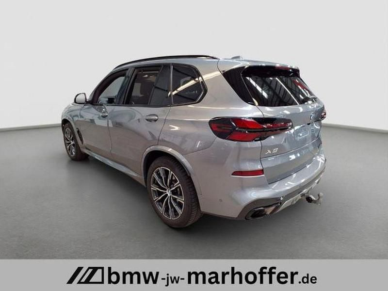 Schwarz (carbonschwarz) Gebraucht 2025 BMW X5 Comfort Edition SUV | 85.900 € (Etwas zu teuer) - Bild 1/1