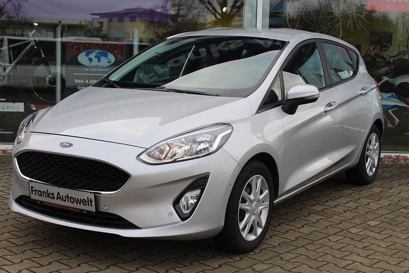 Gebraucht Ford Fiesta Cool & Connect 101 PS (74 kW) 2019 Silber Limousine
