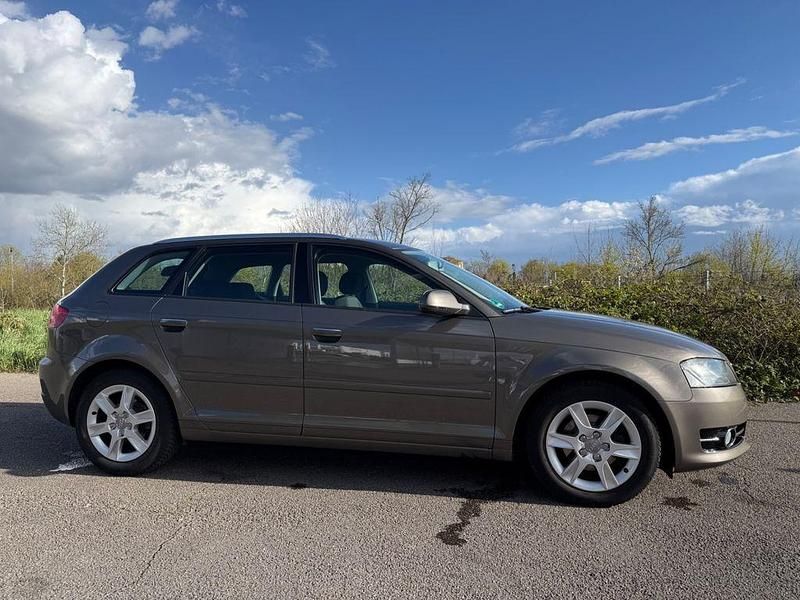 Gebraucht Audi A3 105 PS (77 kW) 2012 Kleinwagen