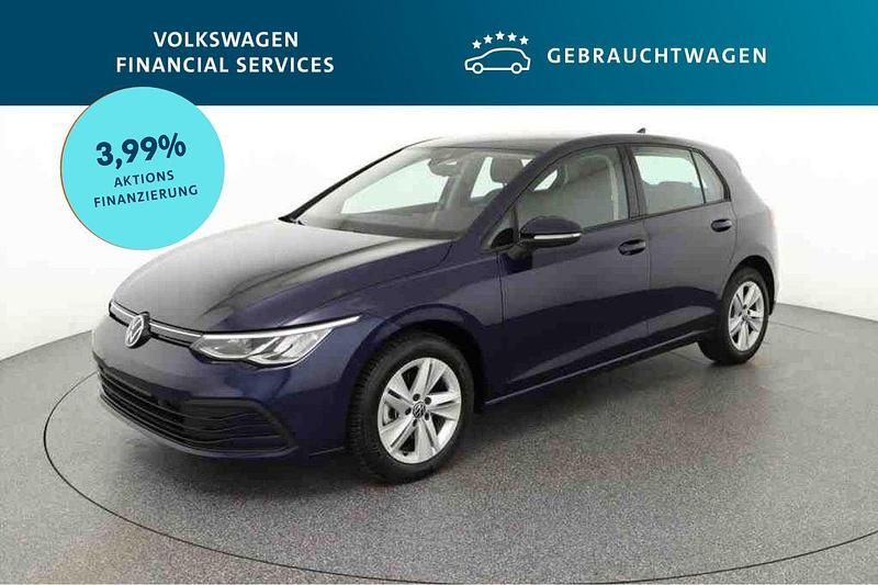 Gebraucht VW Golf VIII Life 131 PS (96 kW) 2023 Blau Limousine