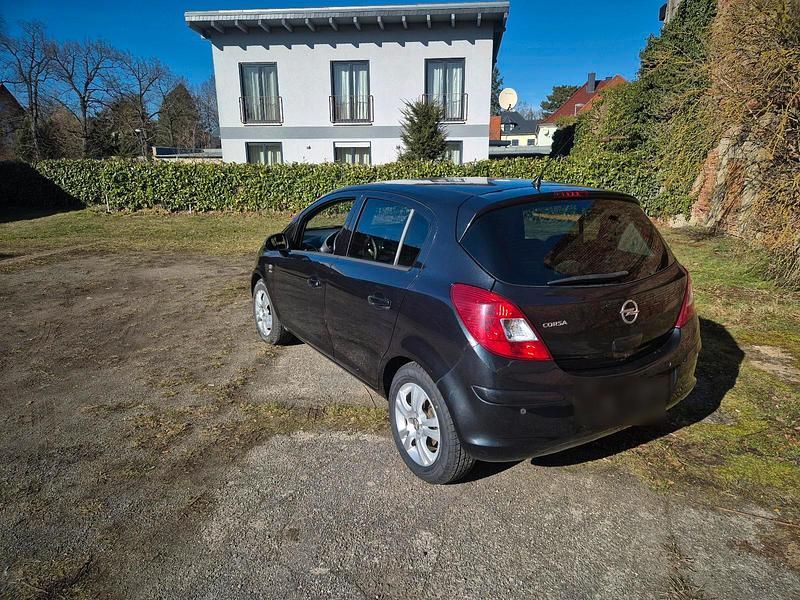 Gebraucht Opel Corsa 101 PS (74 kW) 2013 Schwarz Kleinwagen