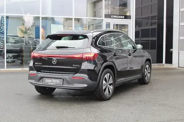 Gebraucht Mercedes EQA300 Progressive 167 kW (228 PS) 2024 Schwarz SUV