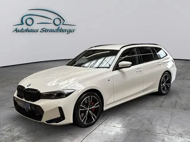 Gebraucht BMW 320 M Sport 190 PS (139 kW) 2025 Weißkeine angabe Limousine