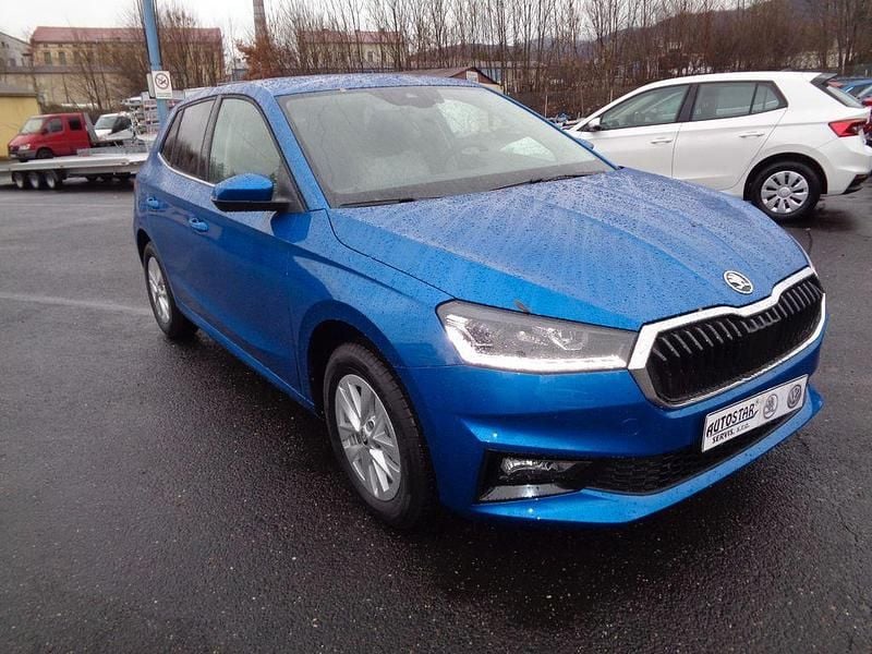 Blau Gebraucht 2024 Skoda Fabia Style Limousine | 17.254 € (Guter Preis) - Bild 1/4