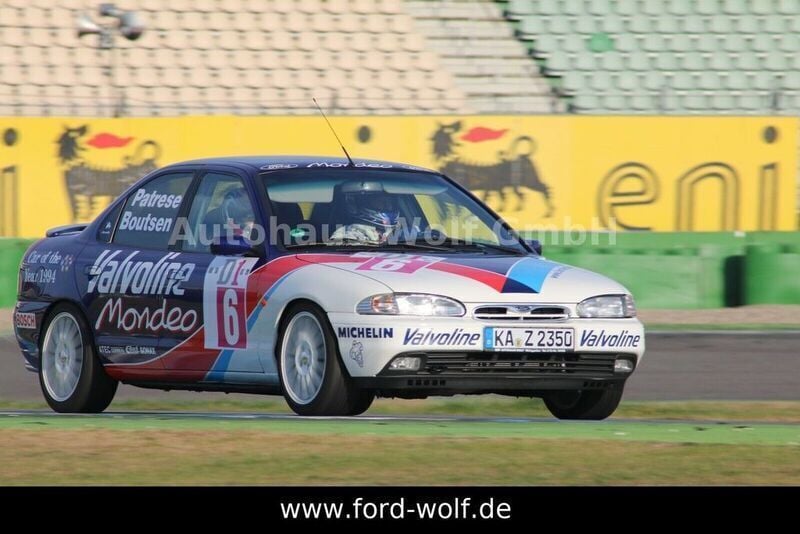Blau Gebraucht 2001 Ford Mondeo ST200 Limousine | 9.999 € - Bild 1/4
