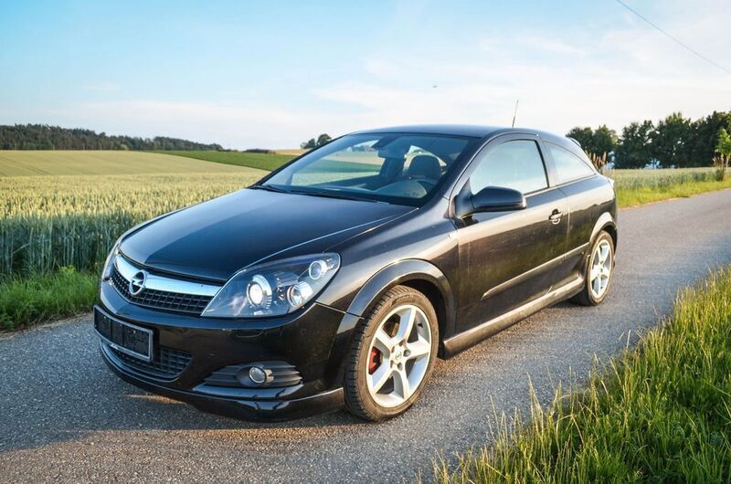Schwarz Gebraucht 2008 Opel Astra GTC Sport Coupé | 3.100 € (Superpreis) - Bild 1/4