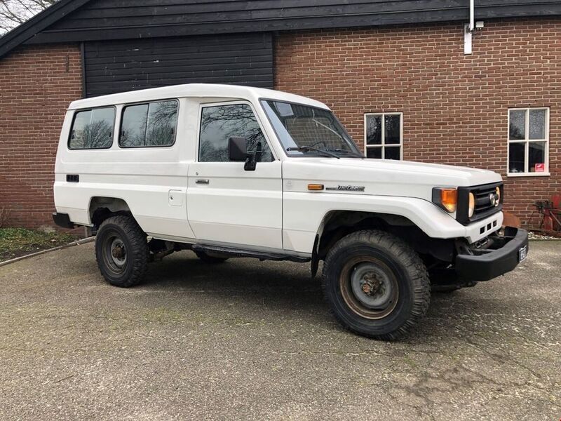 Weiß Gebraucht 1999 Toyota Land Cruiser SUV | 22.500 € - Bild 1/4