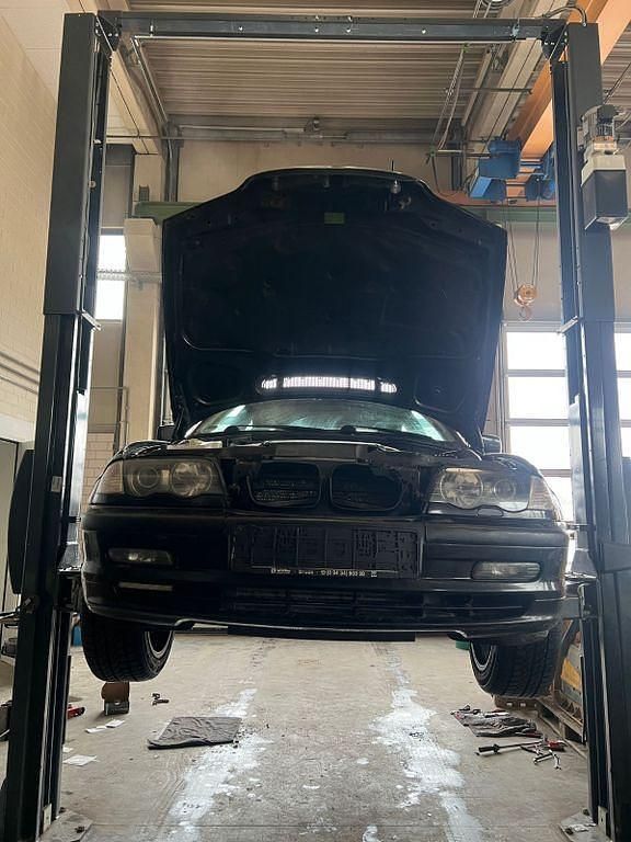 Gebraucht BMW 320 Sport Line 150 PS (110 kW) 2000 Schwarz Limousine