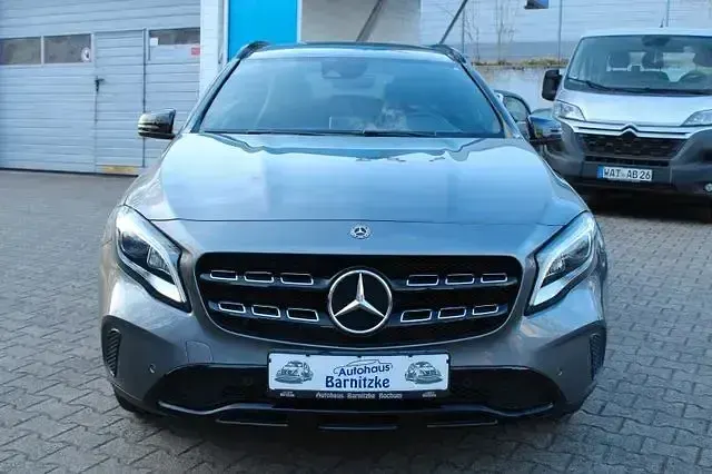 Gebraucht Mercedes GLA250 211 PS (155 kW) 2018 Andere SUV