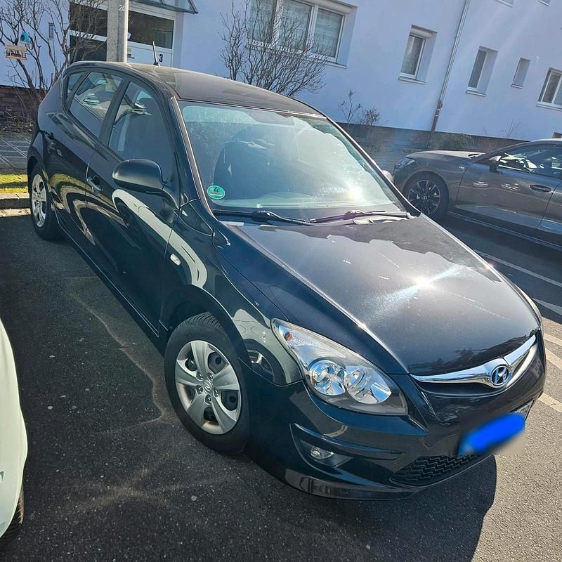 Gebraucht Hyundai i30 110 PS (80 kW) 2010 Schwarz Kleinwagen