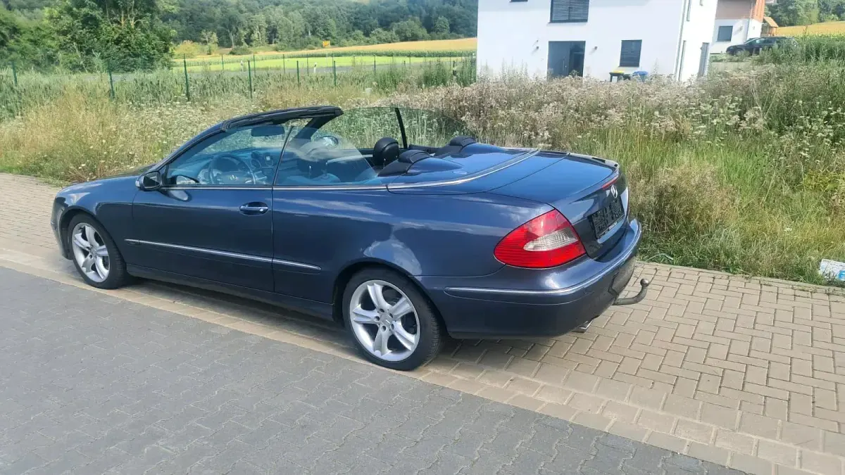 Gebraucht Mercedes CLK320 Edition 220 PS (161 kW) 2007 Grau Cabrio