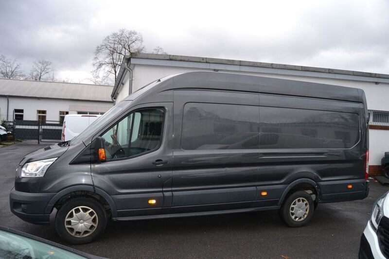 Gebraucht Ford Transit Trend 170 PS (125 kW) 2017 Grau Van / Kleinbus