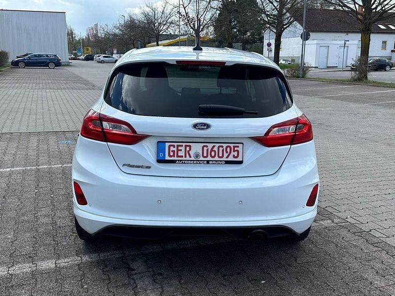 Gebraucht Ford Fiesta ST-Line 101 PS (74 kW) 2018 Weiß Kleinwagen