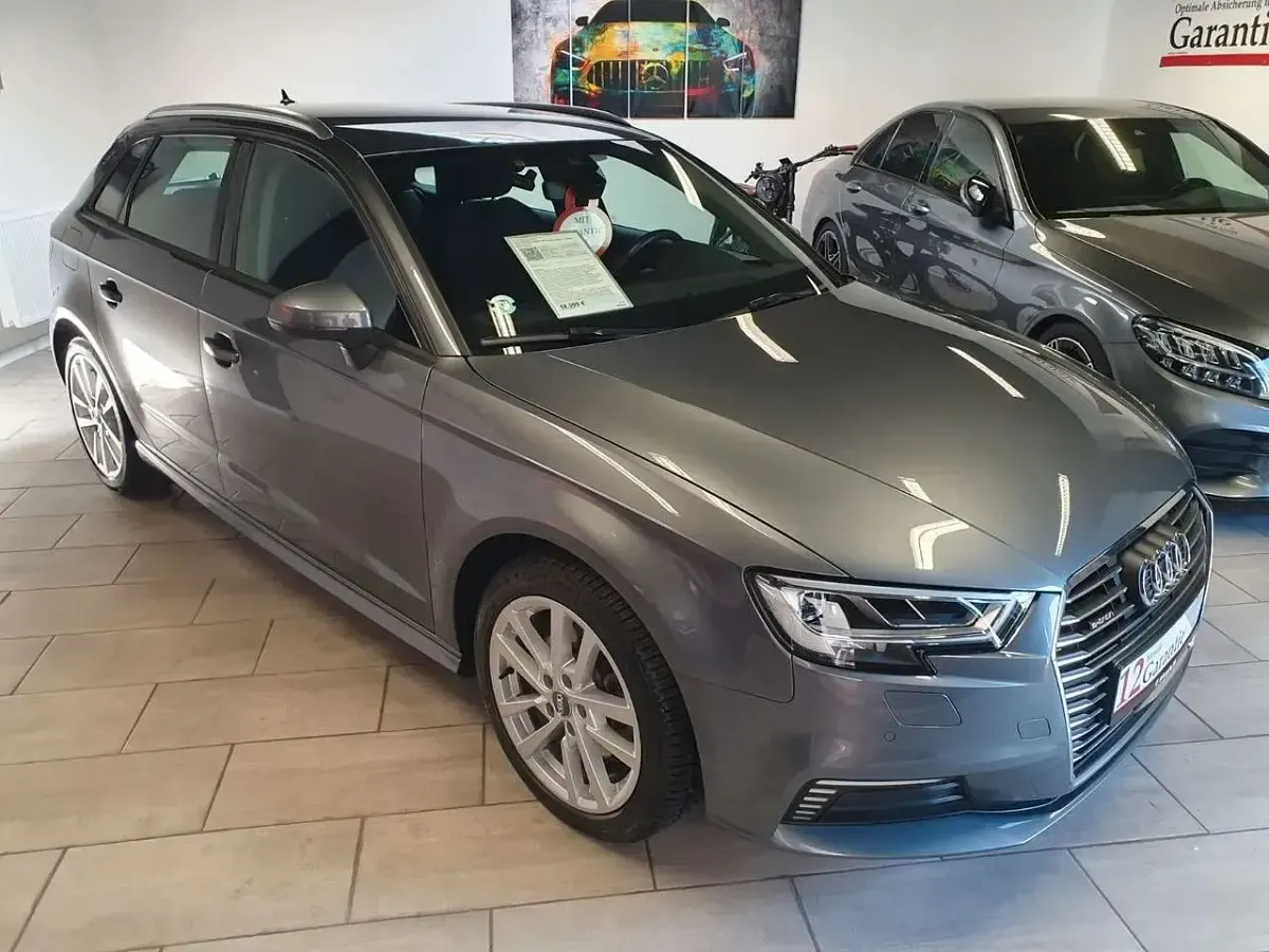 Gebraucht Audi e-tron Sport 204 PS (150 kW) 2020 Monsungrau SUV