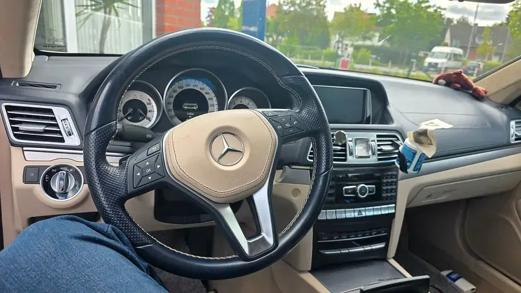 Gebraucht Mercedes E500 408 PS (300 kW) 2014 Gold Cabrio