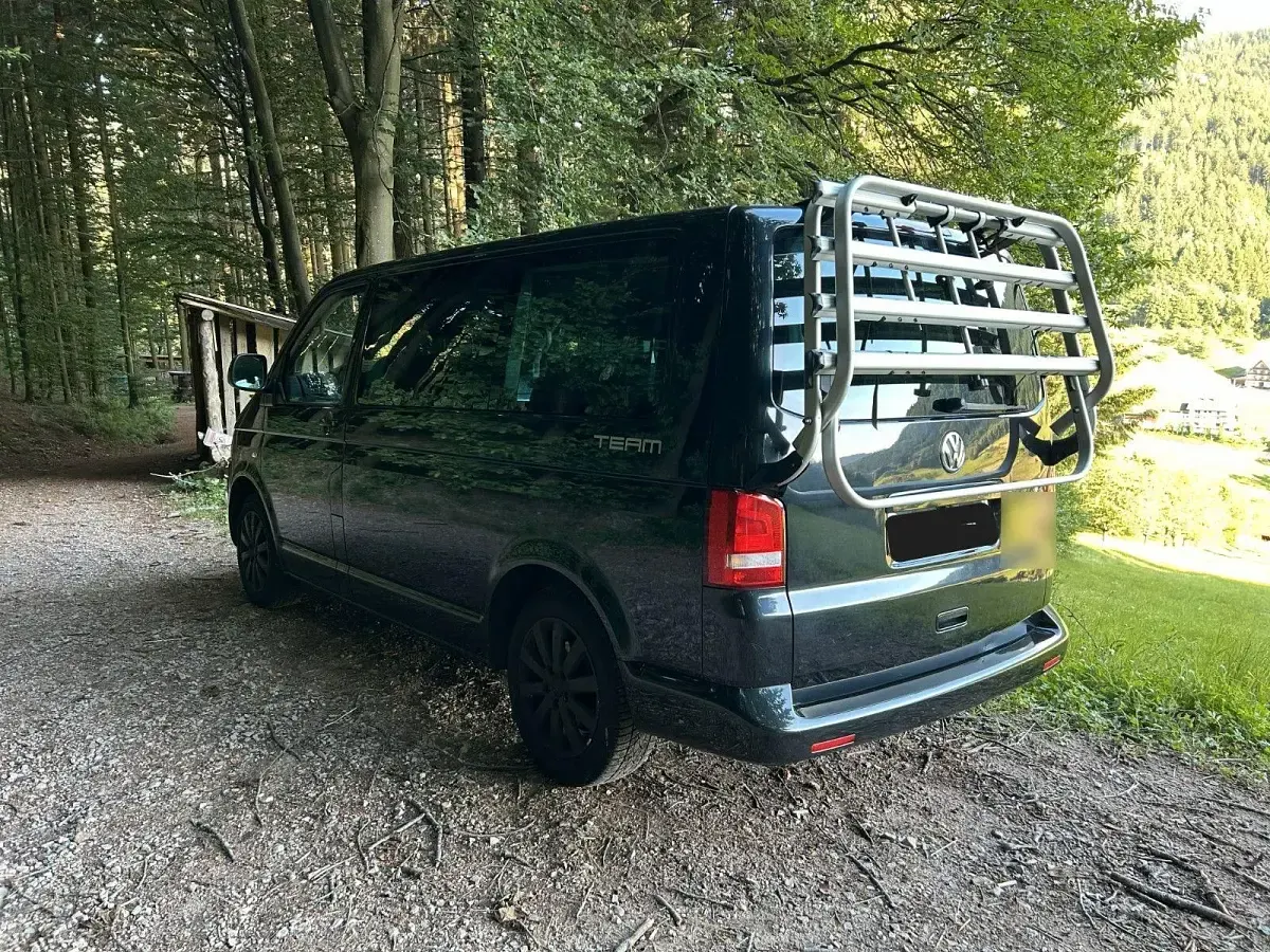 Gebraucht VW Multivan 179 PS (131 kW) 2010 Schwarz Van / Kleinbus